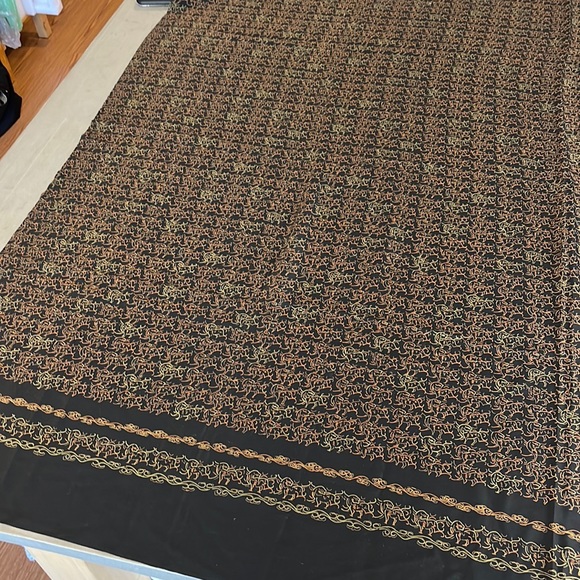 Beautiful Screen Printed Silk with Border and Animal Imagery - Picture 3 of 5